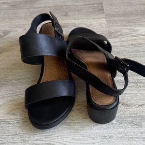 Seychelles Black Strappy Heels / Sandals, Size 8.5